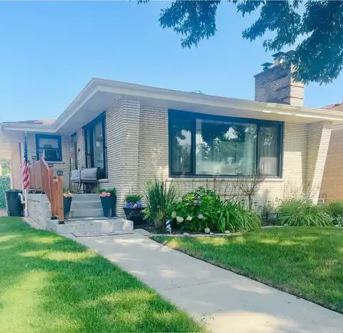 9321 S Avers Avenue, Evergreen Park, IL 60805