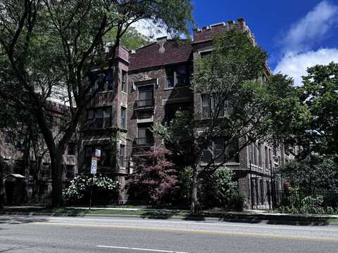 6249 N Sheridan Road, Chicago, IL 60660