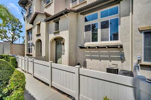 33760 Willow Haven Lane, Murrieta, CA 92563
