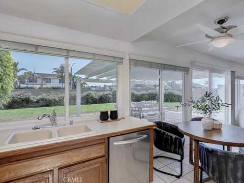 18022 Dellglen Circle, Huntington Beach, CA 92647