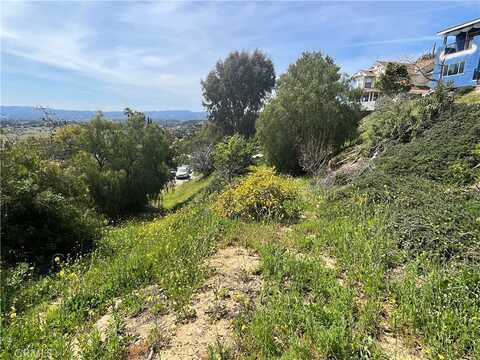900 LEOTA Lane, Chatsworth, CA 91304