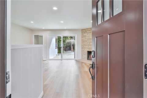 21032 Cantara Street, Canoga Park, CA 91304