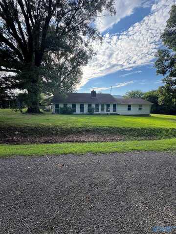120 County Road 420, Stevenson, AL 35772