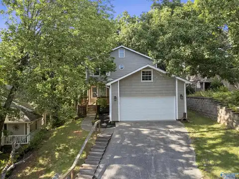 519 Farmingdale Road SE, Huntsville, AL 35803