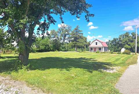 32 9th Avenue W, Albia, IA 52531