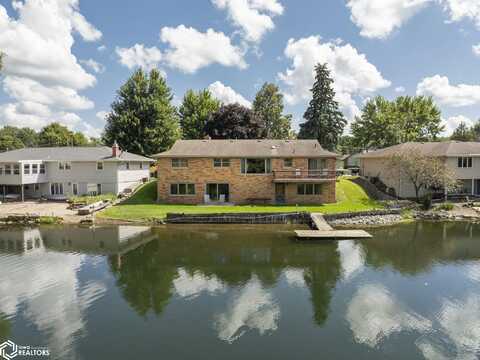 1726 Springview Drive, Mason City, IA 50401