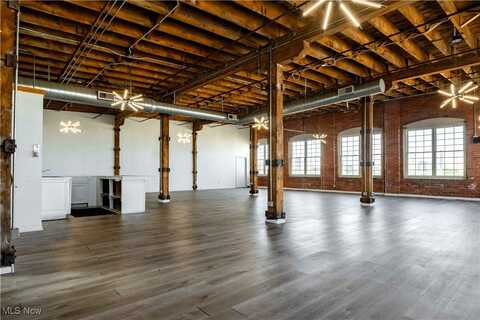 3800 Lakeside Avenue E unit: 400, Cleveland, OH 44114