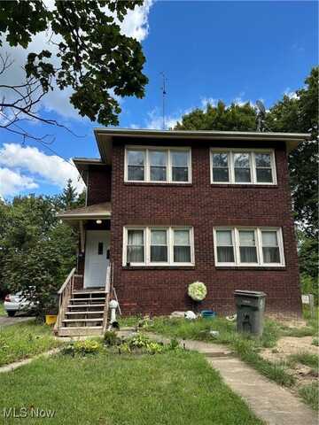 2417 Elm Street, Youngstown, OH 44505