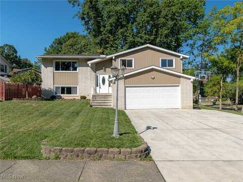 6650 Parkgate Oval, Seven Hills, OH 44131