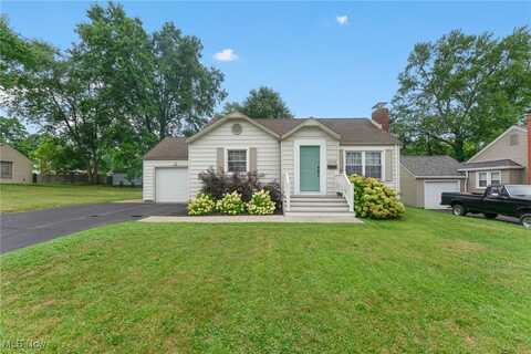 2226 Renwick Drive, Poland, OH 44514