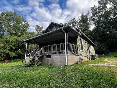 139 Shields Lane, Adena, OH 43901