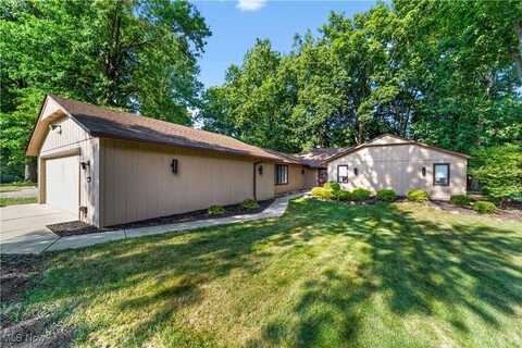 9598 Pebble Brook Lane, Strongsville, OH 44149