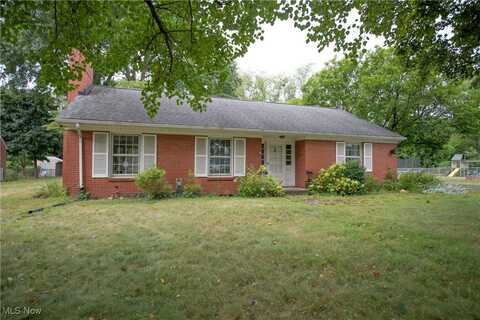 555 Park Street NW, Navarre, OH 44662