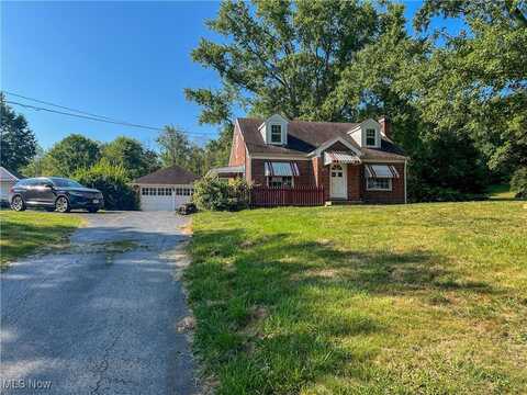 1075 Bacon Avenue, East Palestine, OH 44413