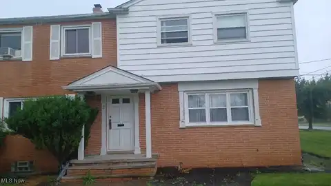 4708 Walford Road unit: 2F, Warrensville Heights, OH 44128