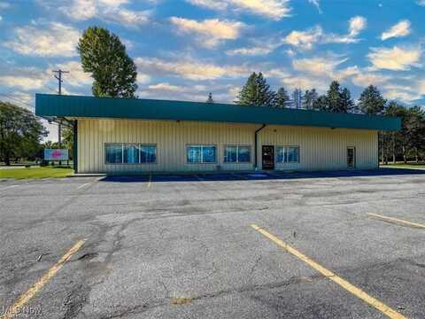 326 W Main Road, Conneaut, OH 44030