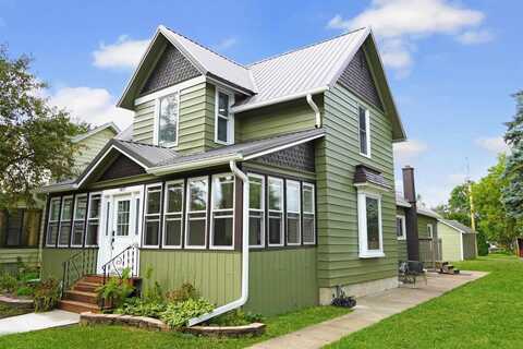 1407 Mclean Ave, Tomah, WI 54660