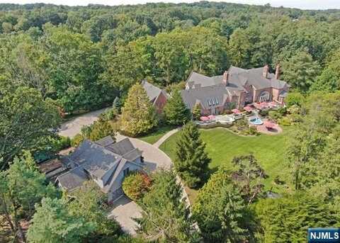 1055 High Mountain Road, Franklin Lakes, NJ 07417