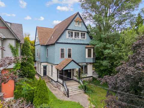 636 Greenup Street, Covington, KY 41011