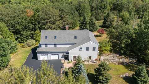 14 Cal Vista Drive, Dayton, ME 04005