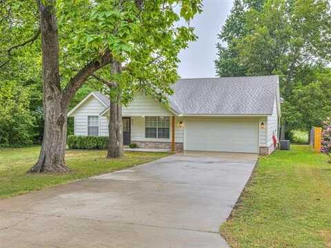 212 S Old Main Street, Coweta, OK 74429