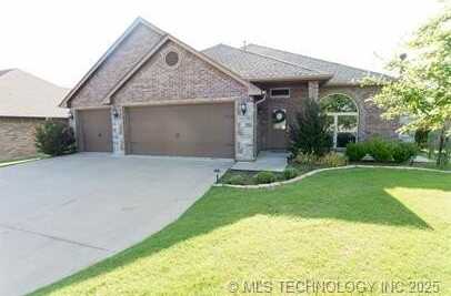 11015 Augusta Drive, Jenks, OK 74037