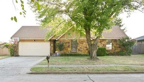 2303 N Dogwood Street, Owasso, OK 74055