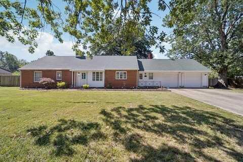 1612 E 7th Street, Okmulgee, OK 74447