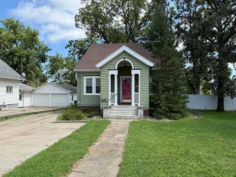 211 Albany Ave SE, Orange City, IA 51041