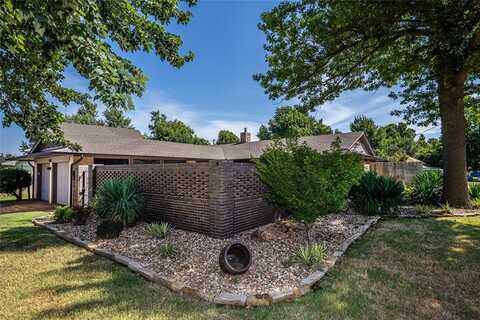 2912 N Shannon Avenue, Bethany, OK 73008