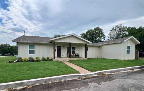 302 S Crockett, Henrietta, TX 76365