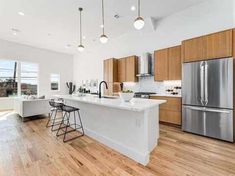 2080 Kelly, Dallas, TX 75215