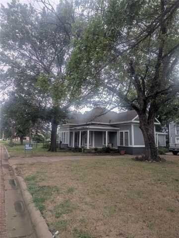 105 W Oak Street, Olney, TX 76374