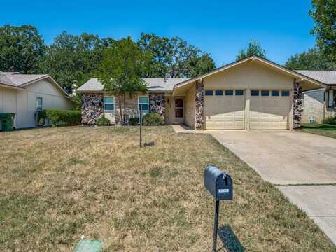 509 Livingston Drive, Hurst, TX 76053