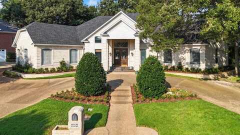 6804 Hollytree Circle, Tyler, TX 75703