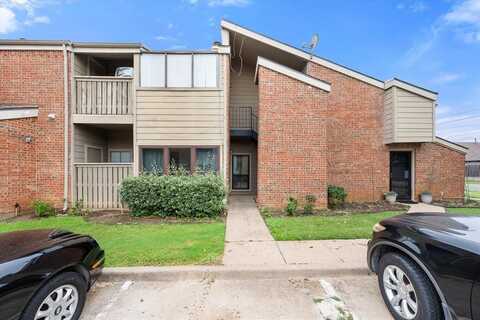 2105 Count Fleet Drive, Arlington, TX 76011