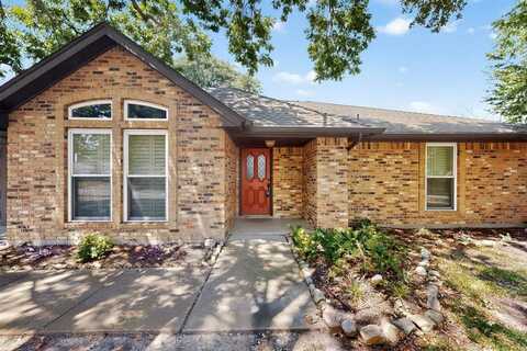 10168 Stoneleigh Drive, Benbrook, TX 76126