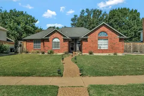 613 Dove Creek Circle, Grapevine, TX 76051