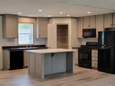 9542 Seaway Dr., Clio, MI 48001