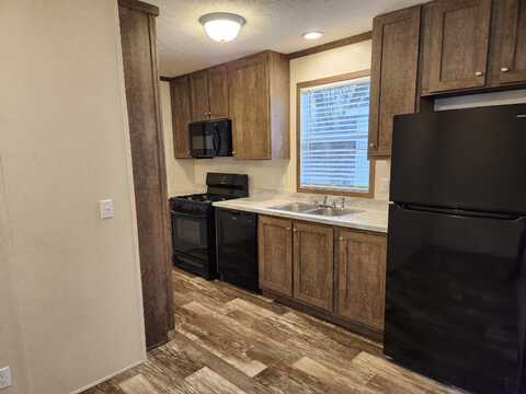 121 Mulberry, Belleville, MI 48111