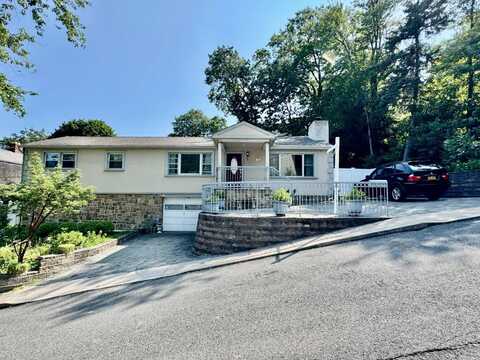 93 Centre Avenue, Staten Island, NY 10304