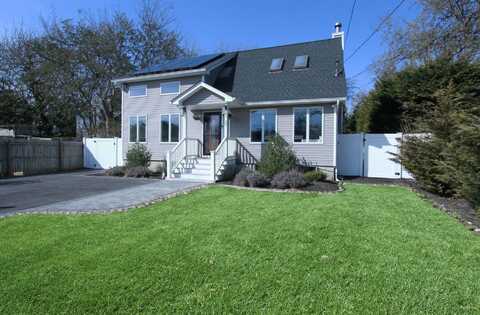 20 LINCOLN BLVD, East Moriches, NY 11940