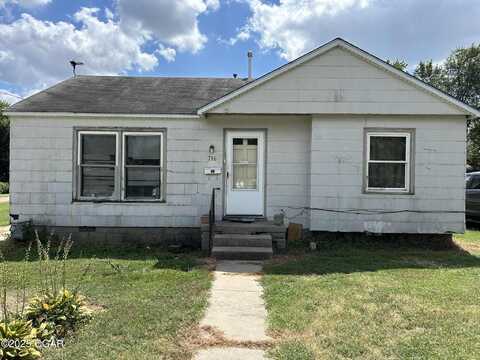 716 W Maple Street, Columbus, KS 66725