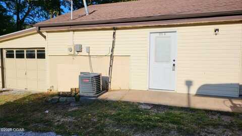 125 E Neosho Street, Granby, MO 64844