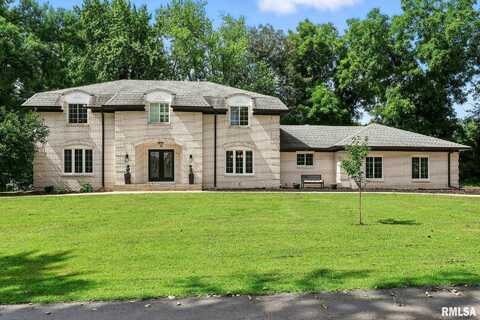 26 BRIARWOOD Lane, Bettendorf, IA 52722