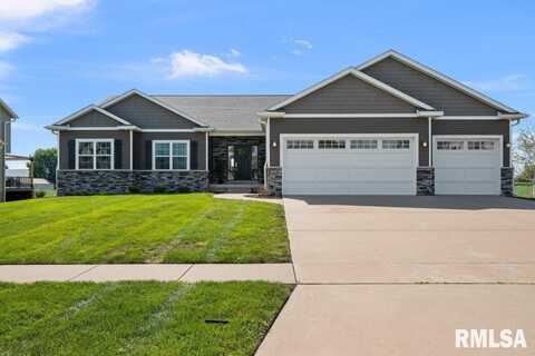624 Saint Andrews Circle, Eldridge, IA 52748