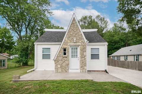 4517 W CROST Road, Peoria, IL 61604