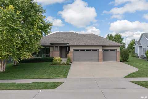 6262 Wildberry Drive, Bettendorf, IA 52722