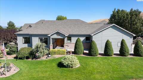 4203 S Fisher St, Kennewick, WA 99337