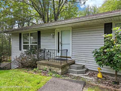 129 Winona Road, Mount Pocono, PA 18344